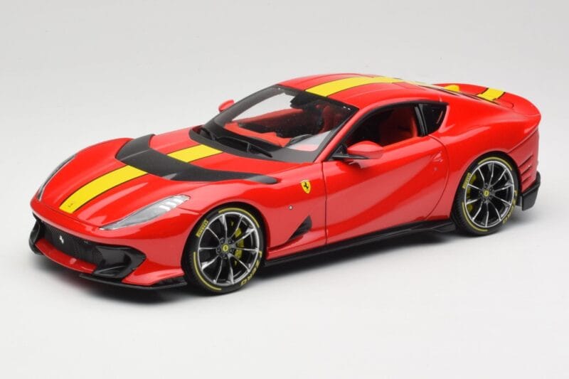 Ferrari 812 Competizione Rosso Corsa С Жълти Ивици Bburago 1:18 18-16915 Метал
