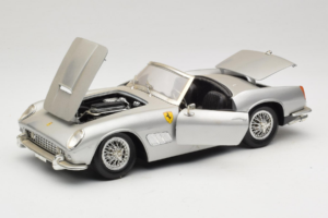 Ferrari California Кабриолет Сребрист Tonka 1:18 01109-S1 Метал — снимка 2 от 8