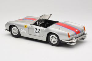 Ferrari California #22 Сребрист Червена Ивица 1966 Tonka 1:18 01109-S2 Метал — снимка 7 от 8
