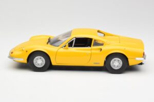 Ferrari Dino 246 GT Жълт Anson 1:18 30301W Метал — снимка 4 от 8