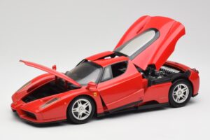Ferrari Enzo Червен Hot Wheels 1:18 56293 Метал — снимка 2 от 8