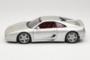 Ferrari F355 Berlinetta Сребрист UT Models 1:18 180074020-S1 Метал — снимка 4 от 8