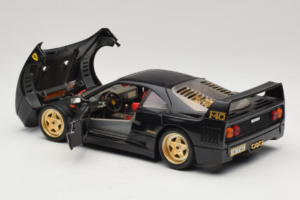 Ferrari F40 Черен със Златни Колела Bburago 1:18 3032-B2 Метал — снимка 5 от 8