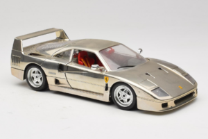 Ferrari F40 Chrome Silver Bburago 1:18 3401 Метал — снимка 6 от 8