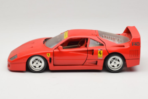 Ferrari F40 Club Deutschland Червен Bburago 1:18 3032-L3 Метал — снимка 4 от 8
