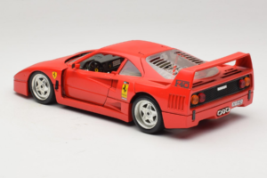 Ferrari F40 Club Deutschland Червен Bburago 1:18 3032-L3 Метал — снимка 7 от 8