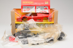 Ferrari F40 Червен Model Kit Maisto 1:18 39822 Метал — снимка 2 от 2