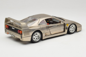 Ferrari F40 Dark Chrome Silver Kroymans Лимитирано Издание Bburago 1:18 3032-C2 Метал — снимка 3 от 8