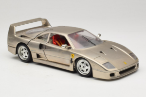 Ferrari F40 Dark Chrome Silver Kroymans Лимитирано Издание Bburago 1:18 3032-C2 Метал — снимка 6 от 8