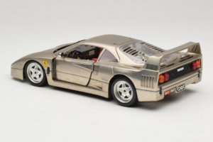 Ferrari F40 Dark Chrome Silver Kroymans Лимитирано Издание Bburago 1:18 3032-C2 Метал — снимка 7 от 8