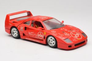 Ferrari F40 Evoluzione FC Nürnberg Special Edition Червен Bburago 1:18 3042-FCN Метал — снимка 6 от 8
