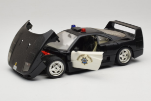 Ferrari F40 Highway Patrol Черен Бял Bburago 1:18 3022-H1 Метал — снимка 2 от 8