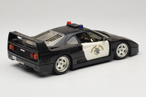 Ferrari F40 Highway Patrol Черен Бял Bburago 1:18 3022-H1 Метал — снимка 3 от 8