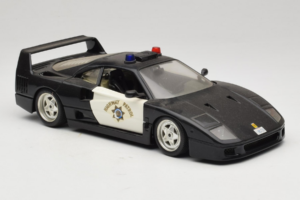 Ferrari F40 Highway Patrol Черен Бял Bburago 1:18 3022-H1 Метал — снимка 6 от 8