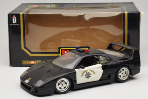 Ferrari F40 Highway Patrol Черен Бял Bburago 1:18 3022-H1 Метал — снимка 8 от 8