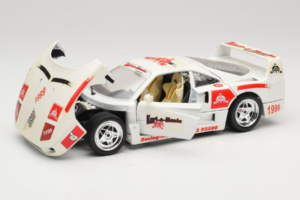 Ferrari F40 Kart-o-Mania Бял Bburago 1:18 3332-W3 Метал — снимка 2 от 8