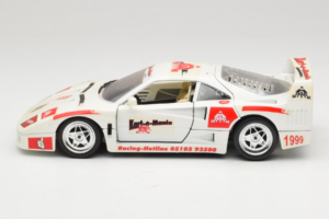 Ferrari F40 Kart-o-Mania Бял Bburago 1:18 3332-W3 Метал — снимка 4 от 8