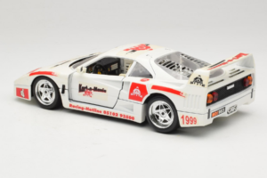 Ferrari F40 Kart-o-Mania Бял Bburago 1:18 3332-W3 Метал — снимка 7 от 8