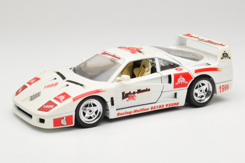 Ferrari F40 Kart-o-Mania Бял Bburago 1:18 3332-W3 Метал