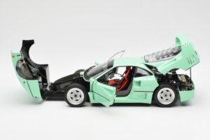 Ferrari F40 Ментово Зелено Kyosho 1:18 08416MG Метал — снимка 5 от 10