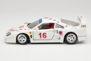 Ferrari F40 #16 Borsenmodells Бял Limited Edition 333 pcs 1987 Bburago 1:18 3332-W1 Метал — снимка 4 от 8