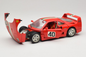 Ferrari F40 #40 Червен с Италиански Флаг Bburago 1:18 3032-P1 Метал — снимка 2 от 8