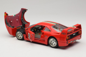 Ferrari F40 #40 Червен с Италиански Флаг Bburago 1:18 3032-P1 Метал — снимка 5 от 8