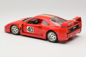 Ferrari F40 #40 Червен с Италиански Флаг Bburago 1:18 3032-P1 Метал — снимка 7 от 8