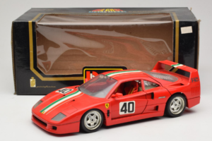 Ferrari F40 #40 Червен с Италиански Флаг Bburago 1:18 3032-P1 Метал — снимка 8 от 8
