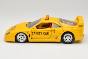 Ferrari F40 Safety Car Жълт Bburago 1:18 3032-Y2 Метал — снимка 4 от 8