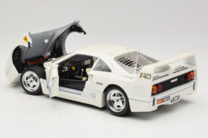 Ferrari F40 Бял Bburago 1:18 3332-W4 Метал — снимка 5 от 8