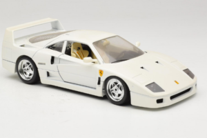 Ferrari F40 Бял Bburago 1:18 3332-W4 Метал — снимка 6 от 8