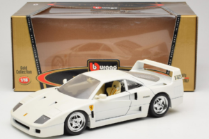 Ferrari F40 Бял Bburago 1:18 3332-W4 Метал — снимка 8 от 8