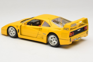 Ferrari F40 Жълт Bburago 1:18 3032-Y1 Метал — снимка 7 от 8