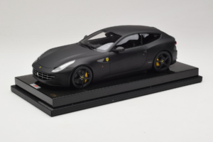 Ferrari FF Matte Black MR Collection 1:18 FERR04CAL Смола — снимка 2 от 7