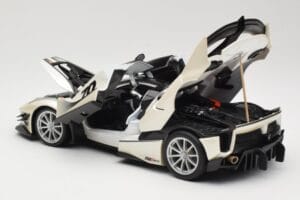 Ferrari FXX-K Evo #70 Бял Bburago 1:18 18-16012 Метал — снимка 5 от 8
