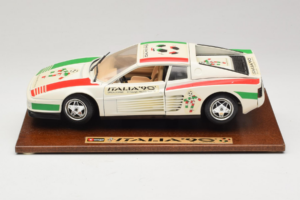 Ferrari Testarossa Italia 90 Бял Bburago 1:18 3059-W1 Метал