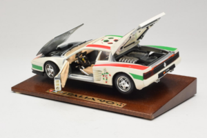 Ferrari Testarossa Italia 90 Бял Bburago 1:18 3059-W1 Метал — снимка 5 от 8