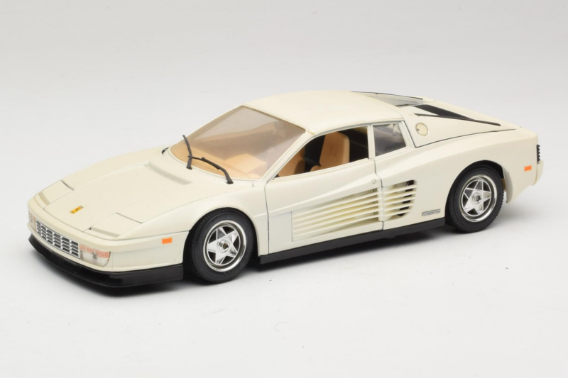 Ferrari Testarossa Бял Bburago 1:18 3019-W1 Метал
