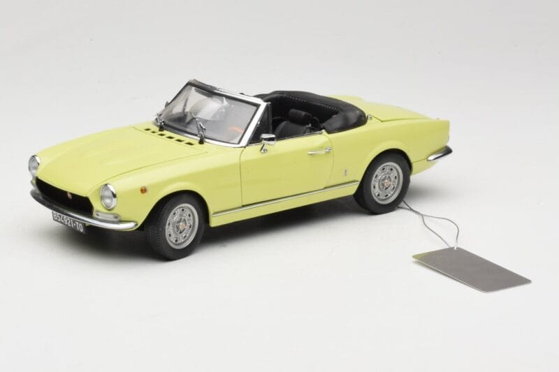 Fiat 124 Spider BS1 Жълт Sun Star 1:18 4921 Метал