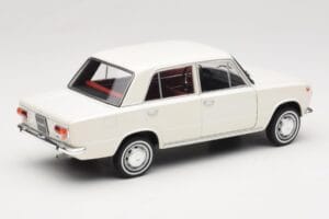 Fiat 124 Бял IXO 1:18 18CMC205OP Метал — снимка 3 от 8