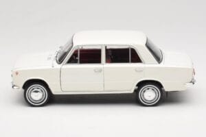 Fiat 124 Бял IXO 1:18 18CMC205OP Метал — снимка 4 от 8