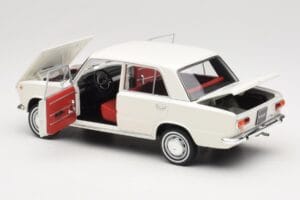 Fiat 124 Бял IXO 1:18 18CMC205OP Метал — снимка 5 от 8