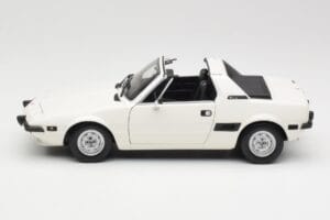 Fiat X1/9 Бял Minichamps 1:18 100121685 Метал — снимка 4 от 8