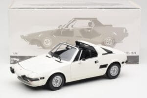 Fiat X1/9 Бял Minichamps 1:18 100121685 Метал — снимка 8 от 8