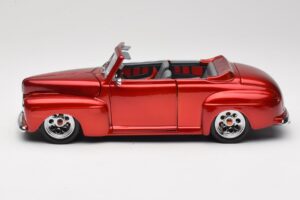 Ford Cabriolet Red Metallic Road Signature 1:18 30028 Метал — снимка 4 от 8