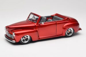 Ford Cabriolet Red Metallic Road Signature 1:18 30028 Метал