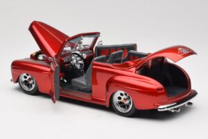 Ford Cabriolet Red Metallic Road Signature 1:18 30028 Метал — снимка 5 от 8