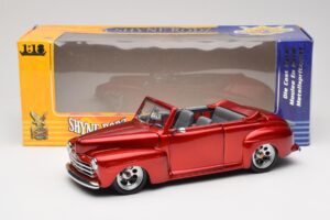 Ford Cabriolet Red Metallic Road Signature 1:18 30028 Метал — снимка 8 от 8