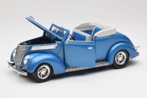 Ford Кабриолет Син Road Signature 1:18 92238 Метал — снимка 2 от 8